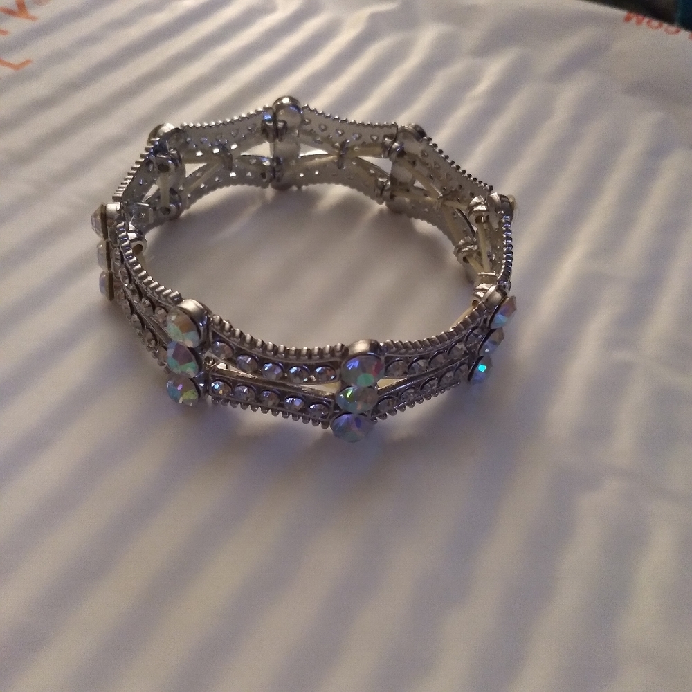 Rhinestones Bracelet - Picture 2 of 5